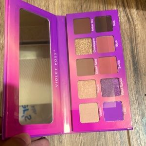 Eyeshadow kit